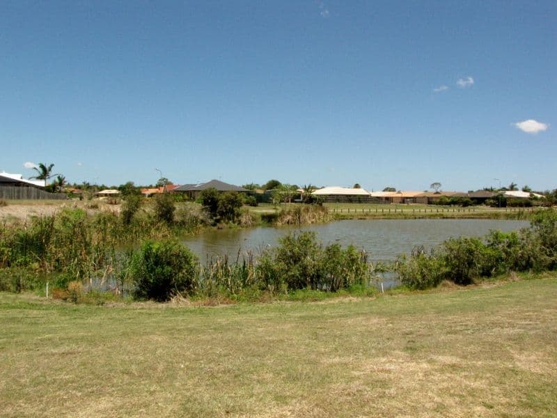 8 Dory Drive, POINT VERNON QLD 4655, Point Vernon - Thumbnail 4