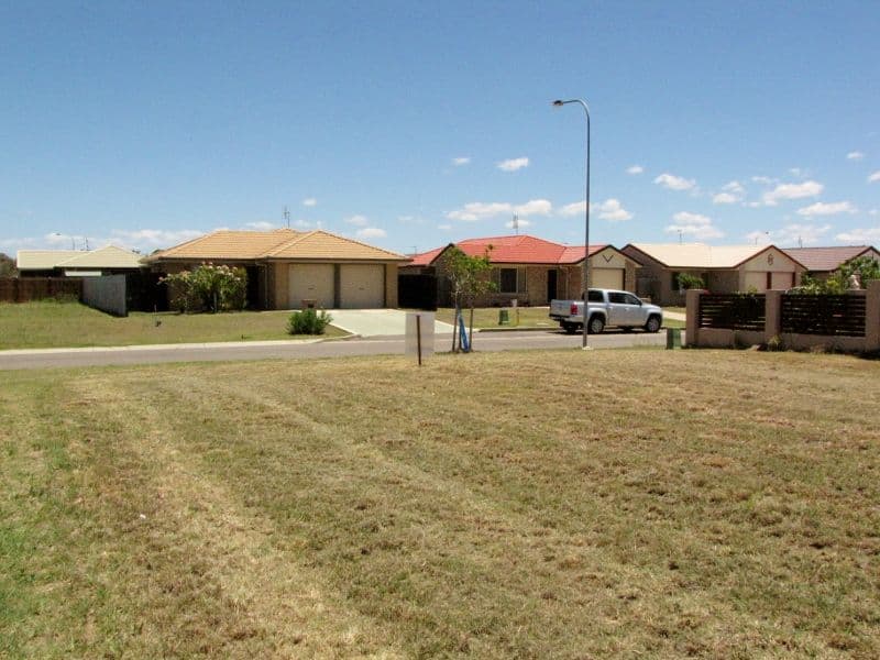 8 Dory Drive, POINT VERNON QLD 4655, Point Vernon - Thumbnail 5