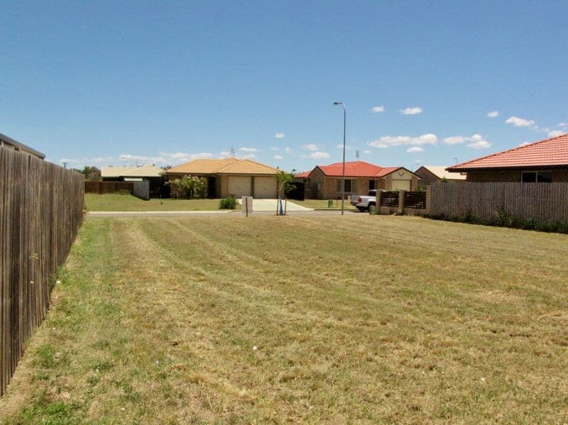 8 Dory Drive, POINT VERNON QLD 4655, Point Vernon - Thumbnail 6
