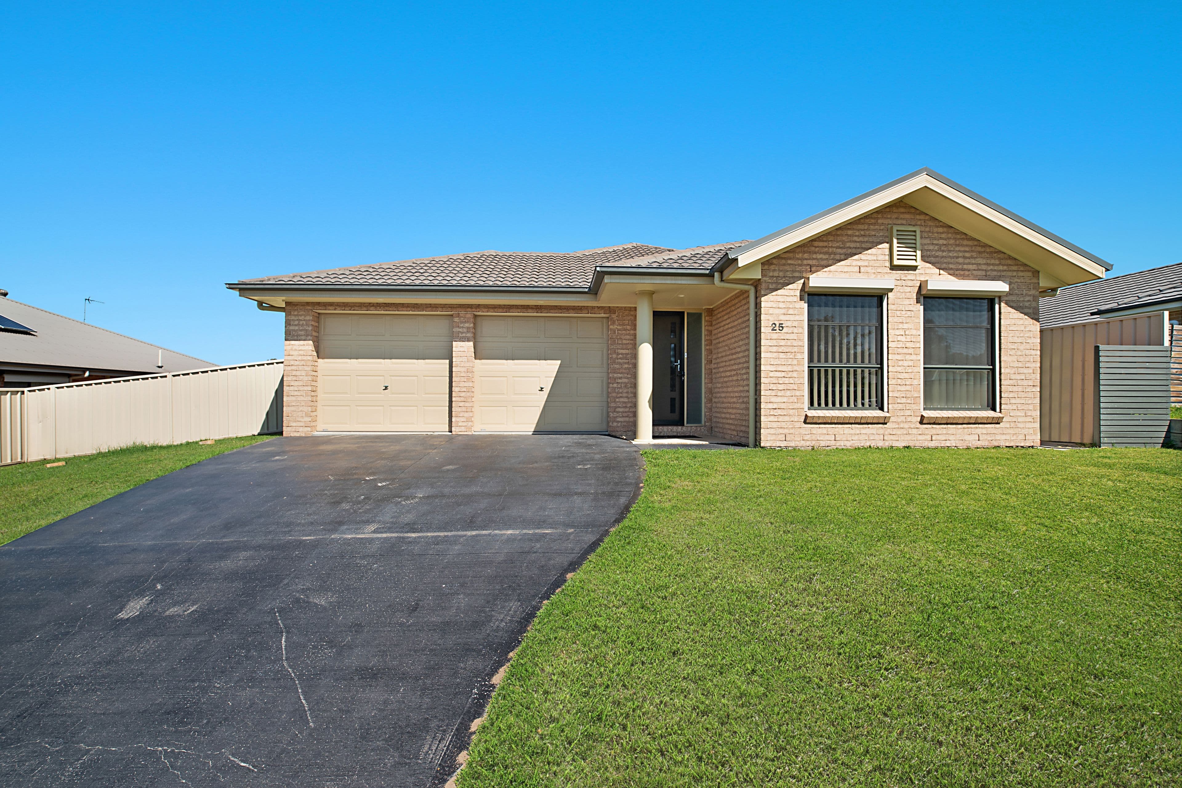 25 Parklands Road, Largs - Image 1