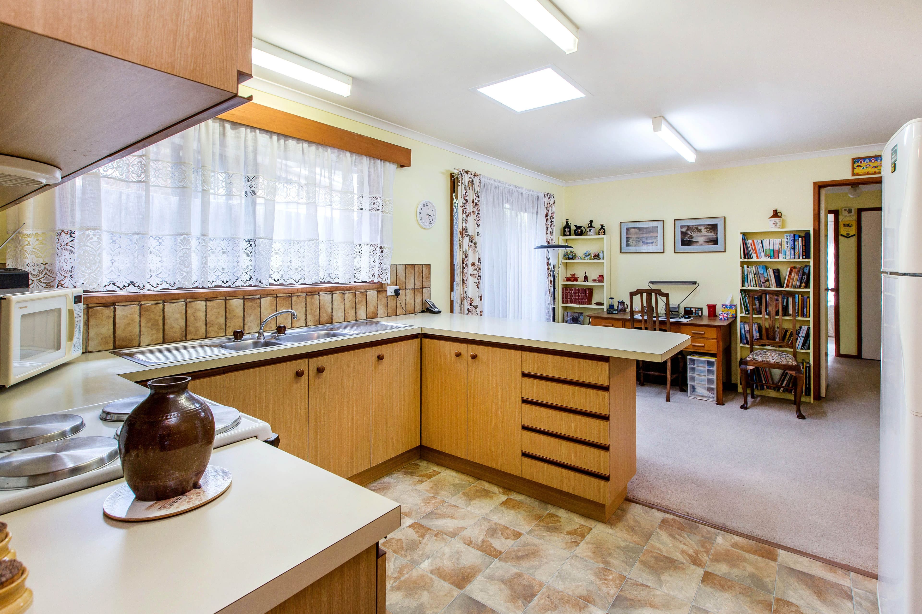 48 Sixth Avenue, Rosebud VIC 3939, Rosebud - Thumbnail 2