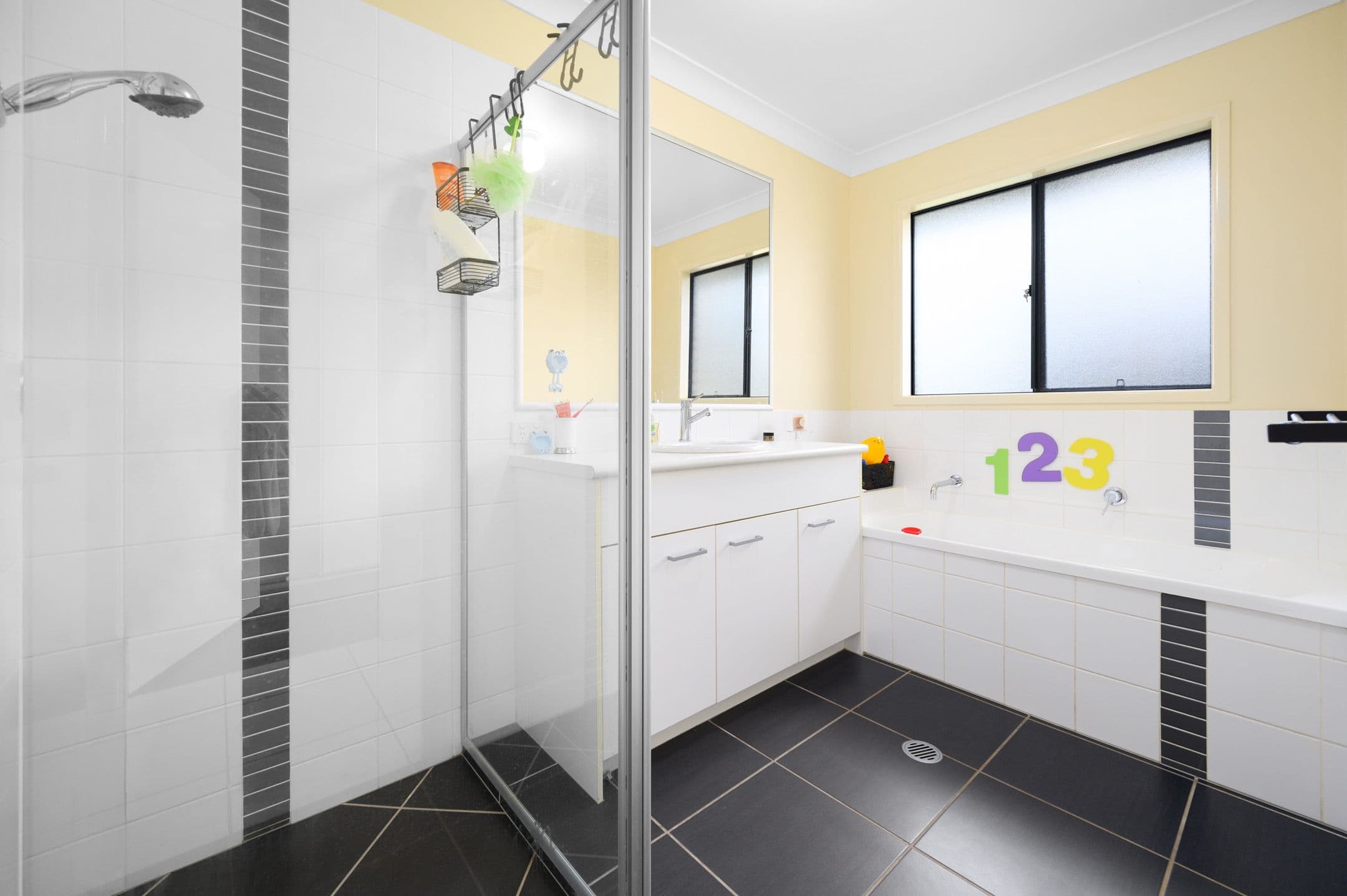 77 Mcauley Parade, Pacific Pines QLD 4211, Pacific Pines - Thumbnail 8