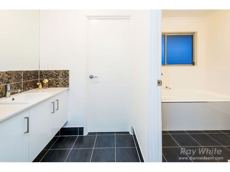 65 Stella Street, Holland Park QLD 4121, Holland Park - Thumbnail 6