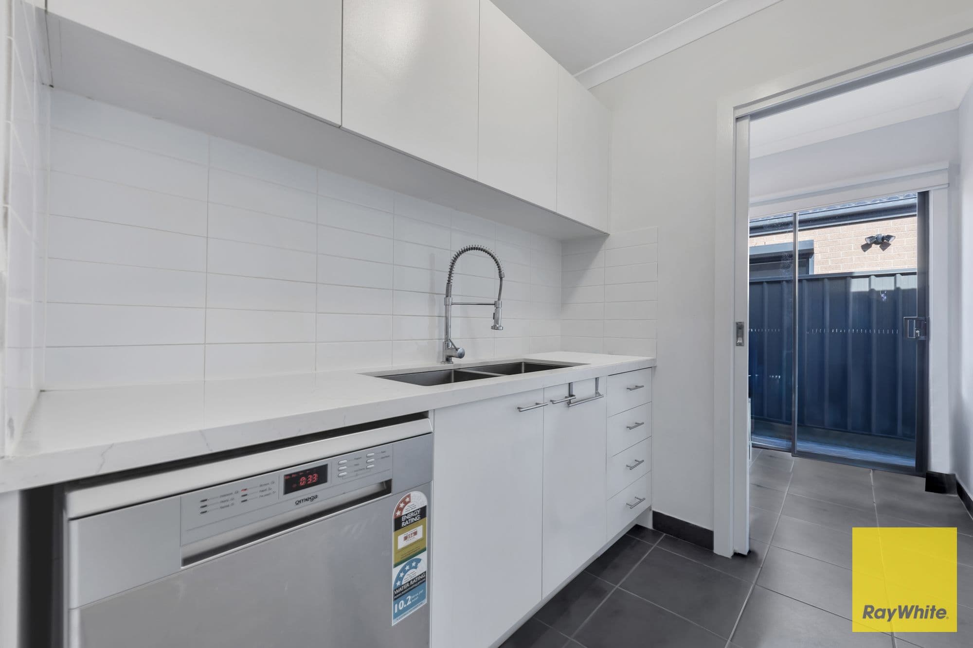 4 Pechanga Street, Tarneit VIC 3029, Tarneit - Thumbnail 7