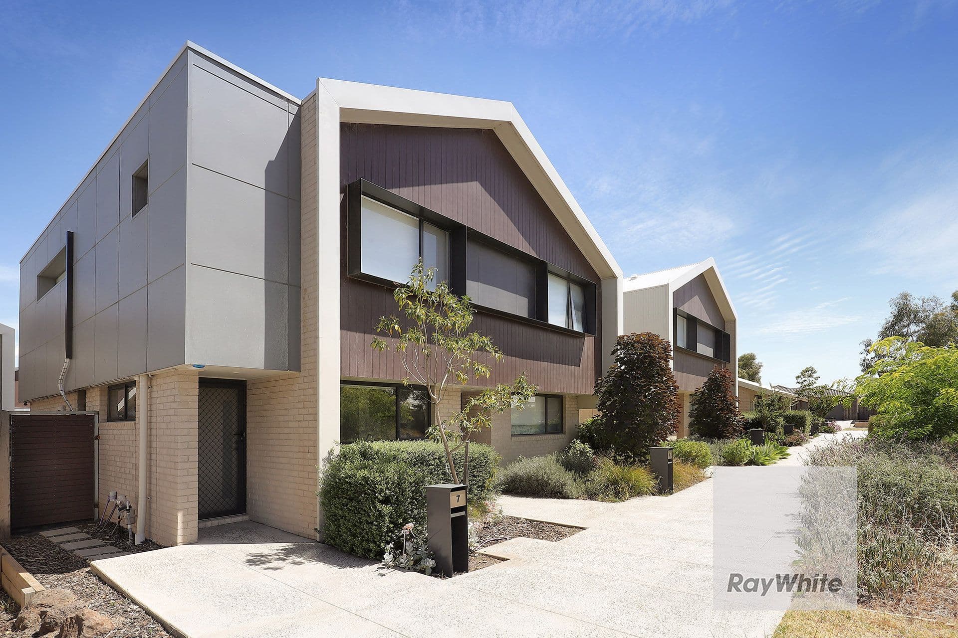 7 Mezzo Walk, Greenvale VIC 3059, Greenvale - Thumbnail 2