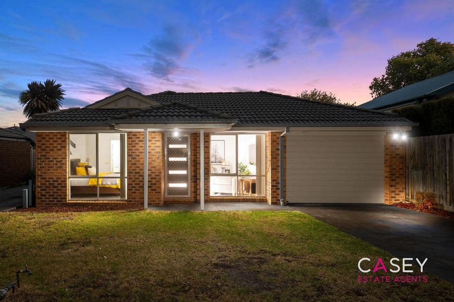 1/52 Bowen Street, Cranbourne - Image 1