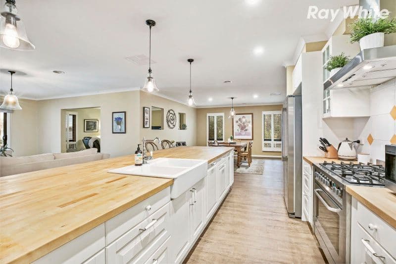 17 Everly Circuit, Pakenham VIC 3810, Pakenham - Thumbnail 5