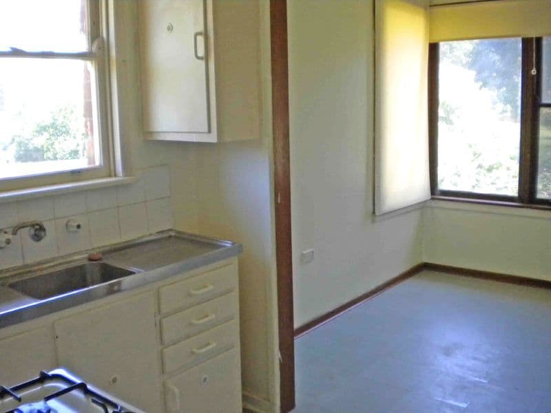 8 Queenborough Street, NOWRA NSW 2541, Nowra - Thumbnail 4