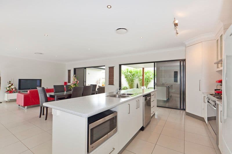 13 North Haven Place, WELLINGTON POINT QLD 4160, Wellington Point - Thumbnail 5