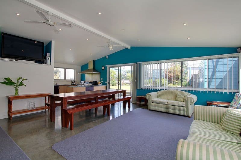 25 Foreshore Road, SEASPRAY VIC 3851, Seaspray - Thumbnail 2