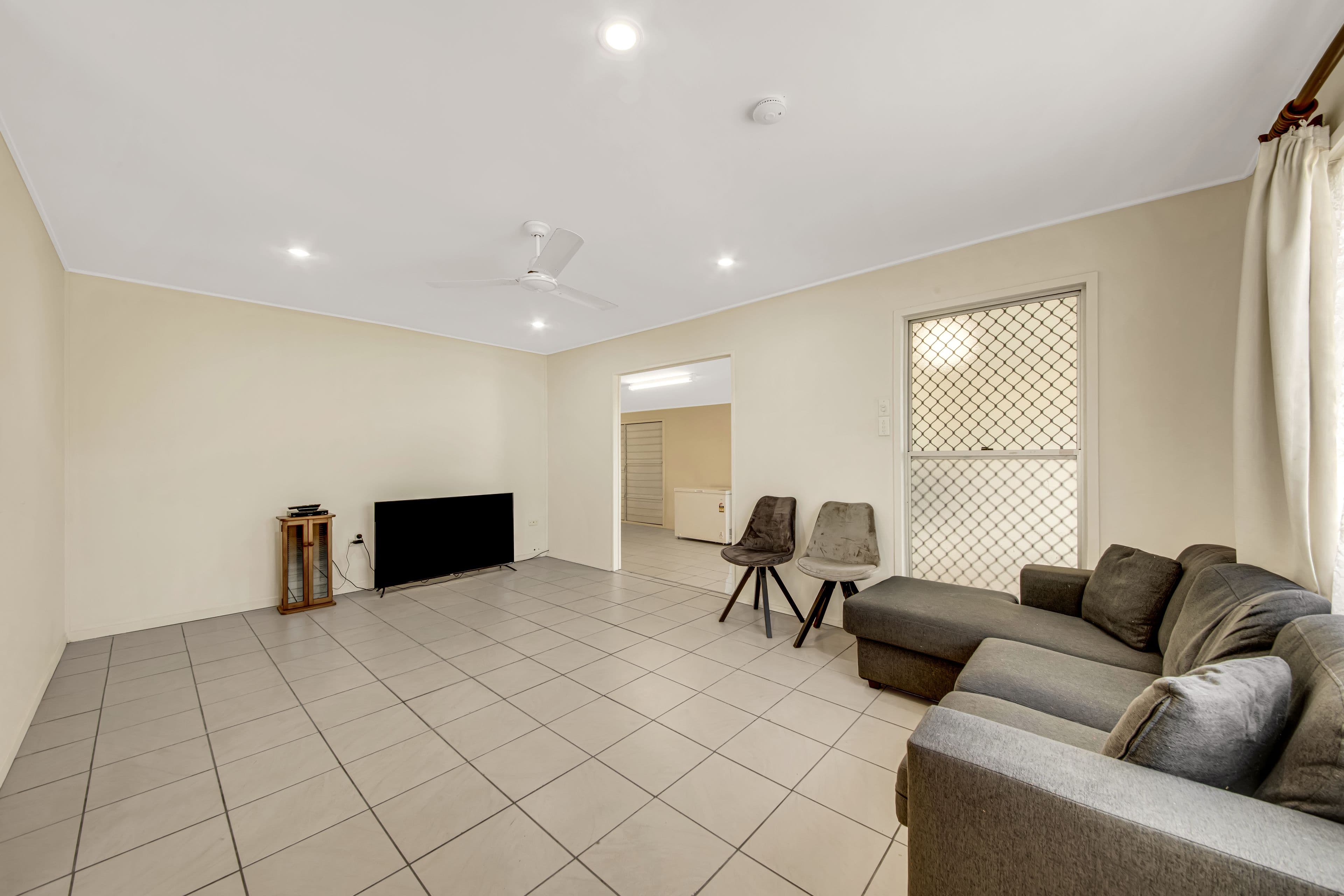 2 Sandpiper Avenue, New Auckland QLD 4680, New Auckland - Thumbnail 6