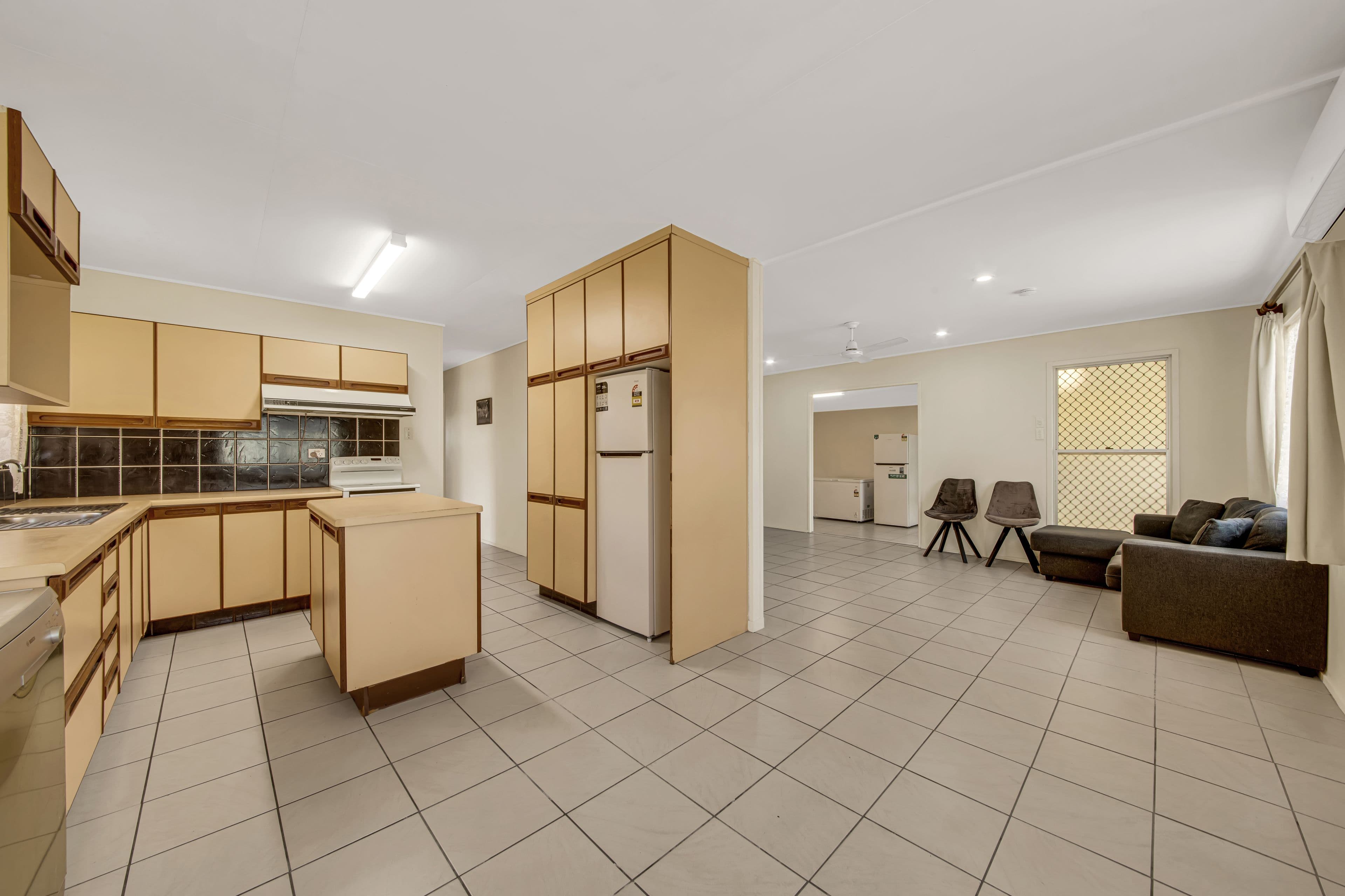2 Sandpiper Avenue, New Auckland QLD 4680, New Auckland - Thumbnail 7