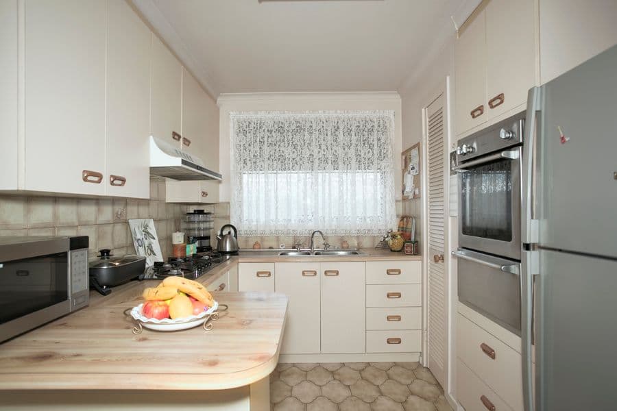 3 Sandra Street, MELTON VIC 3337, Melton - Thumbnail 2
