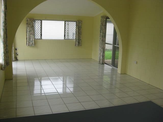 17 Windsor Close, BRINSMEAD QLD 4870, Brinsmead - Thumbnail 4