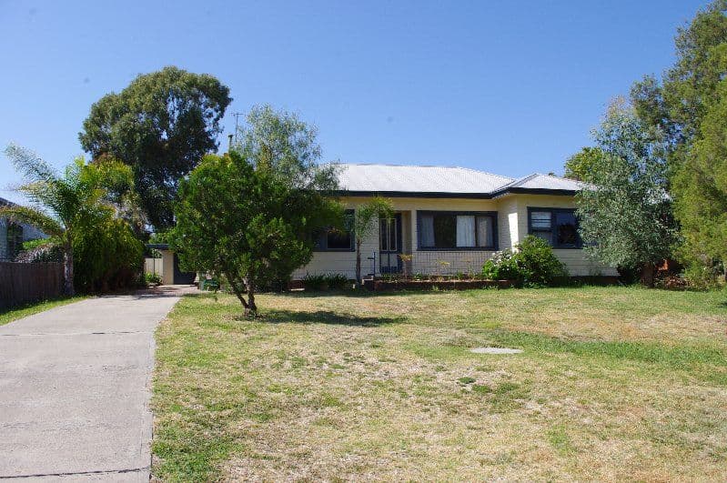 9 East Street, Inverell NSW 2360, Inverell - Image 1