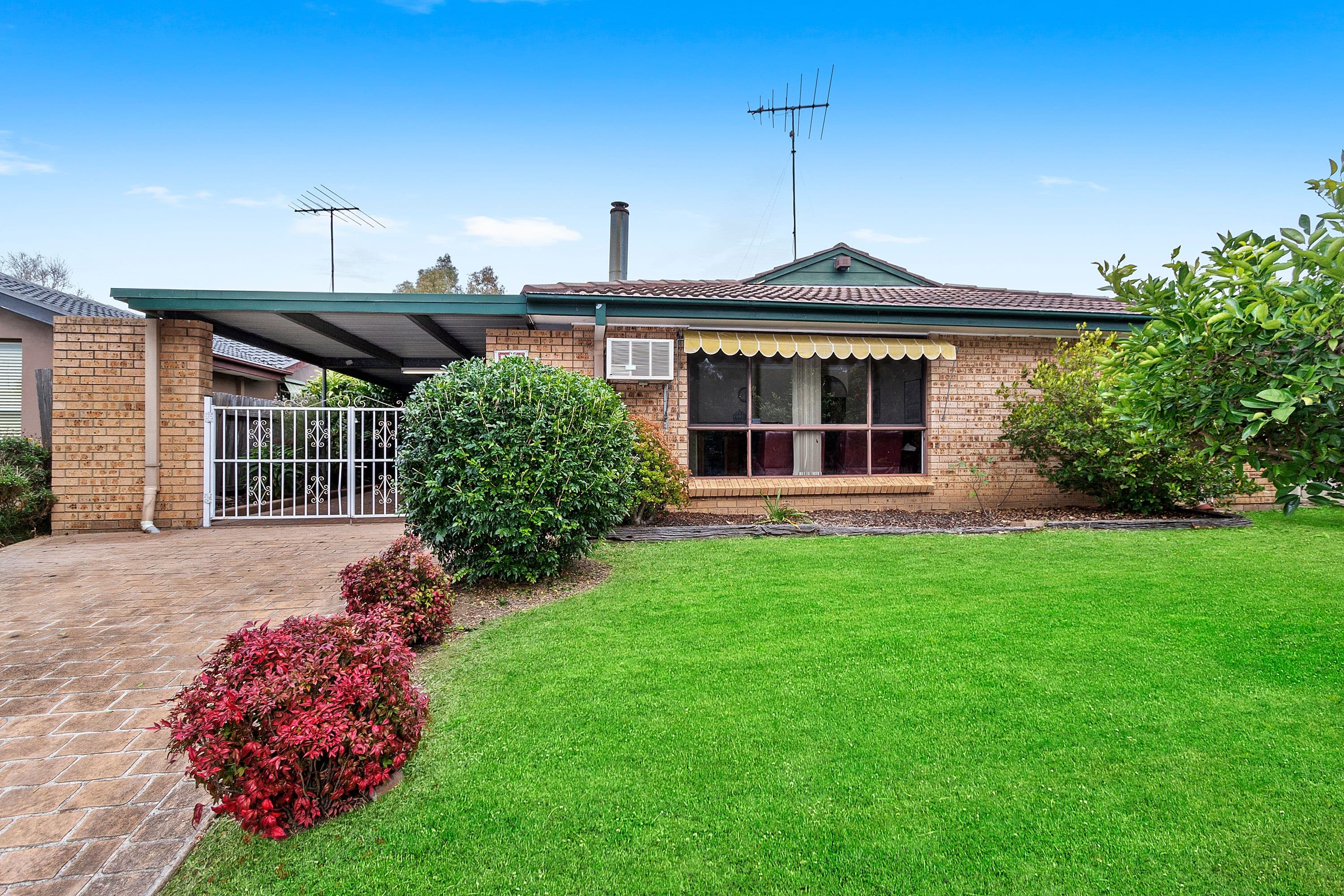 62 Andrew Thompson Drive, McGraths Hill - Image 1