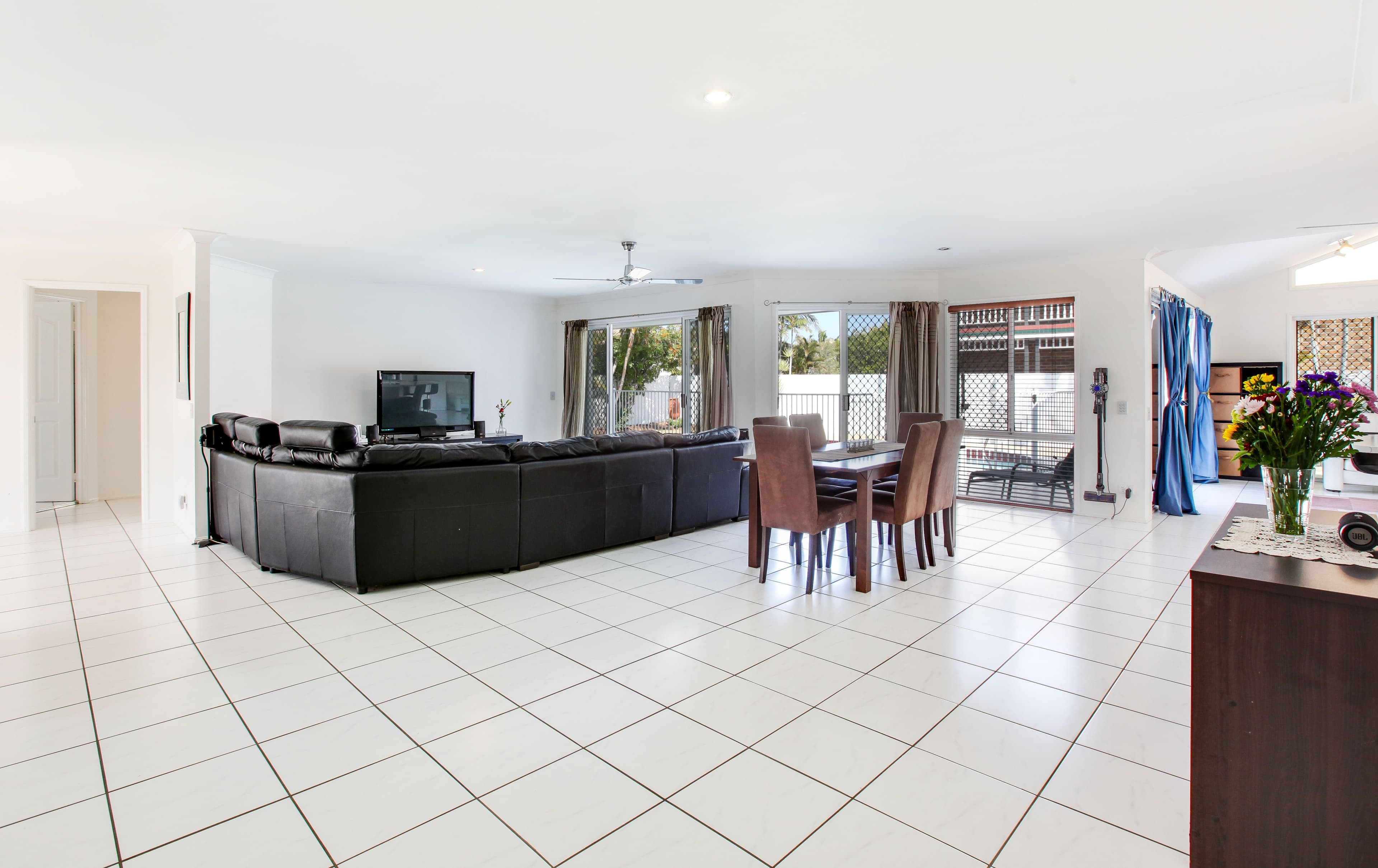 84 Santa Cruz Boulevard, Clear Island Waters QLD 4226, Clear Island Waters - Thumbnail 4