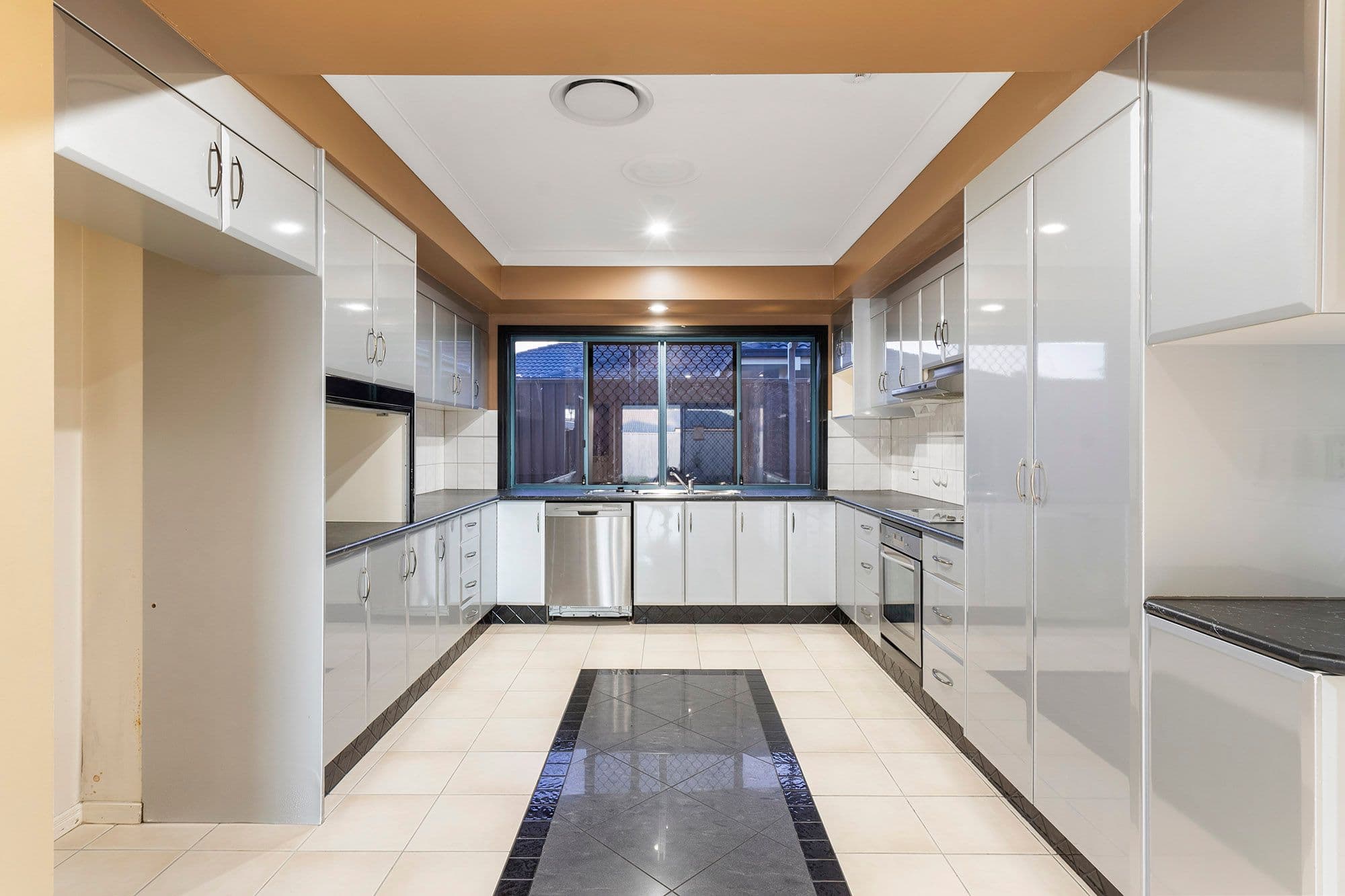 6 Grandview Street, Kuraby QLD 4112, Kuraby - Thumbnail 2