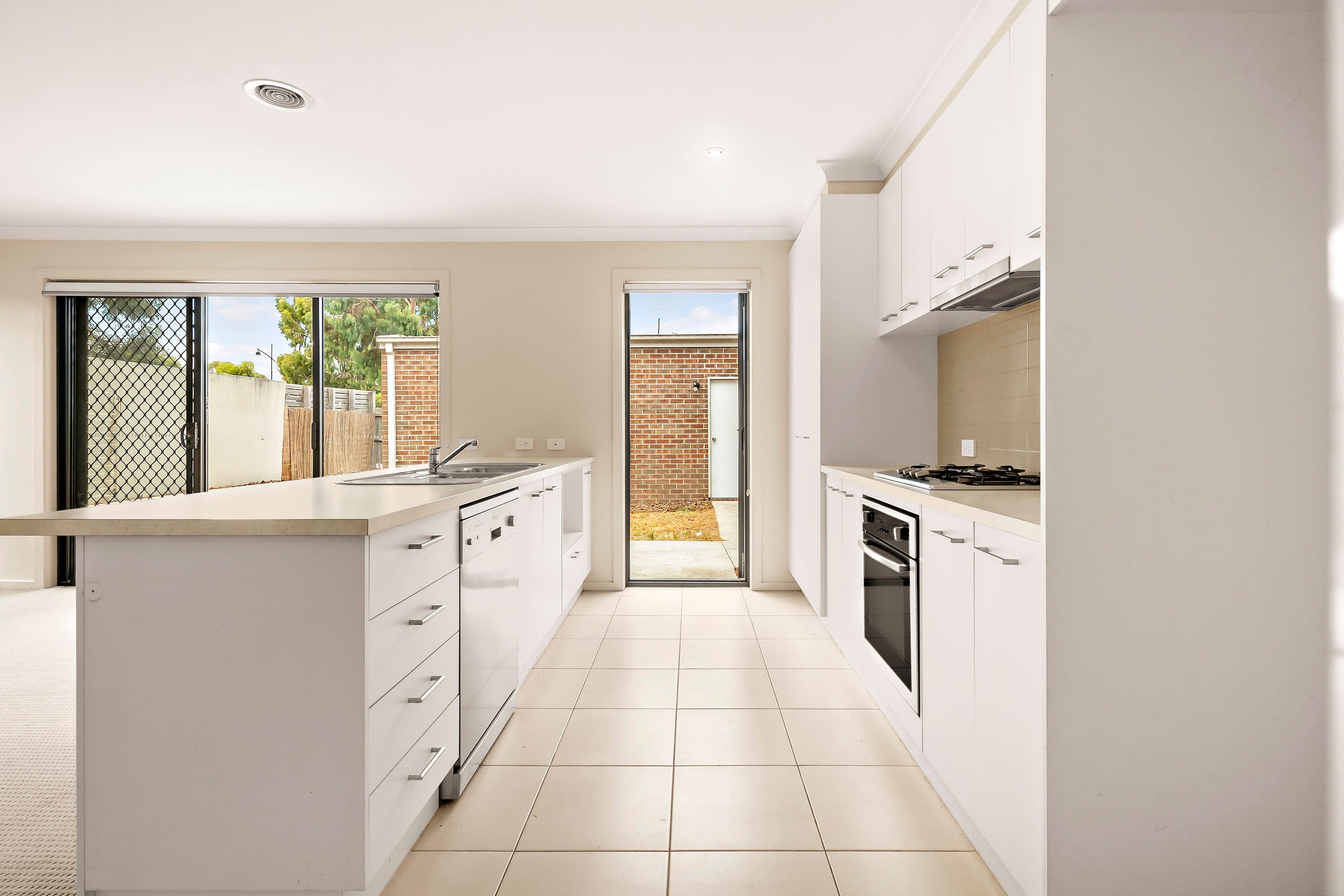 19 Marot Way, Mernda VIC 3754, Mernda - Thumbnail 3