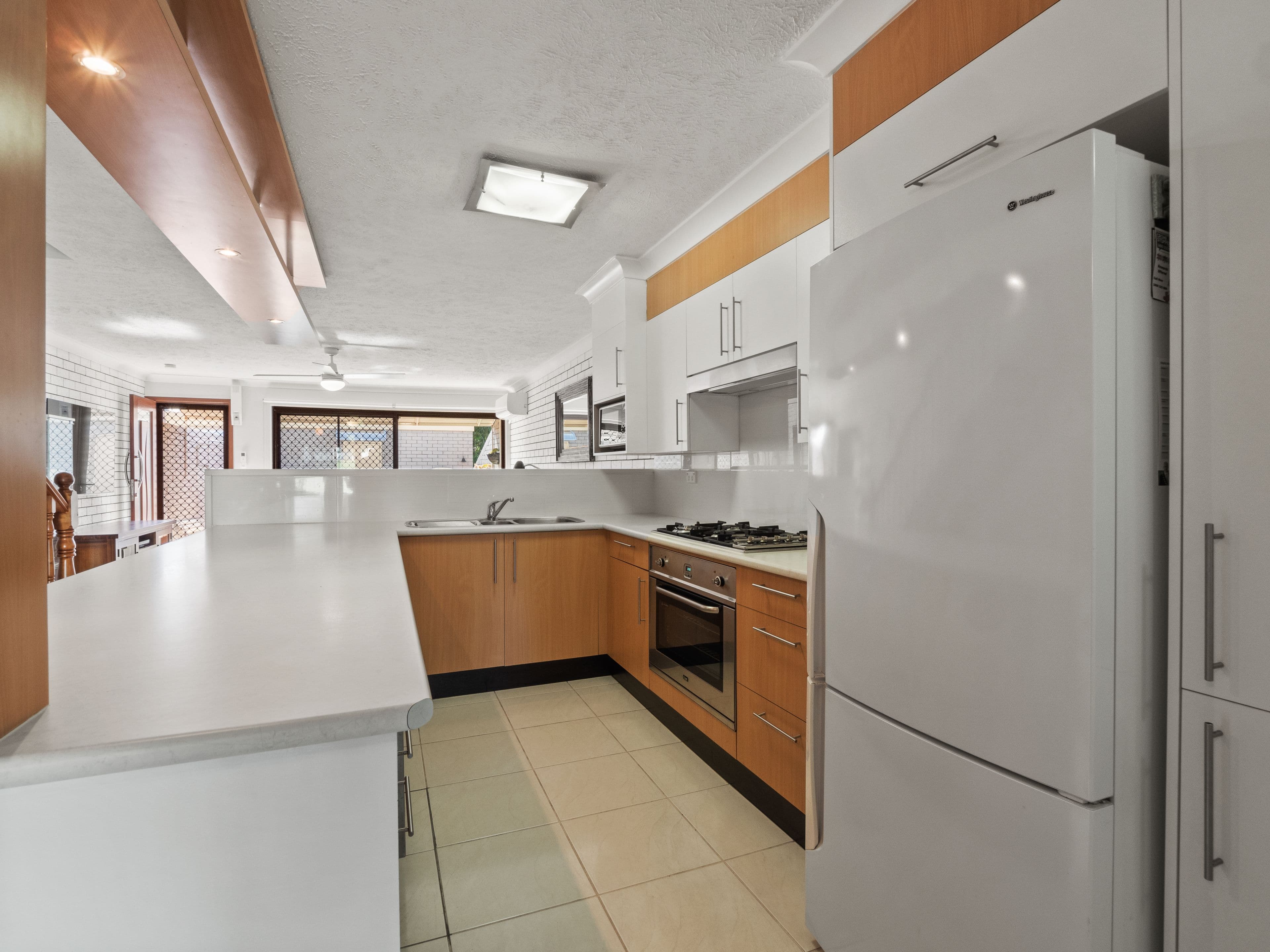 14 Shrike Court, Burleigh Waters QLD 4220, Burleigh Waters - Thumbnail 2