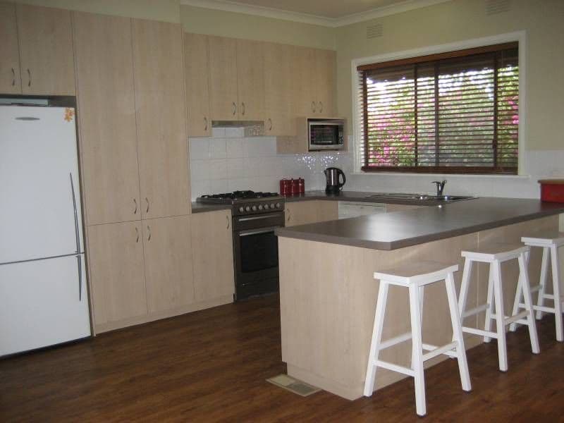 63 Lowry Street, ROCHESTER VIC 3561, Rochester - Thumbnail 2