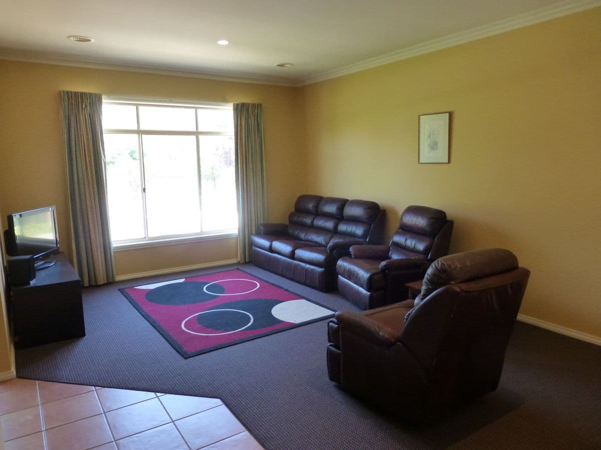 20 Murphy Way, Echuca VIC 3564, Echuca - Thumbnail 2