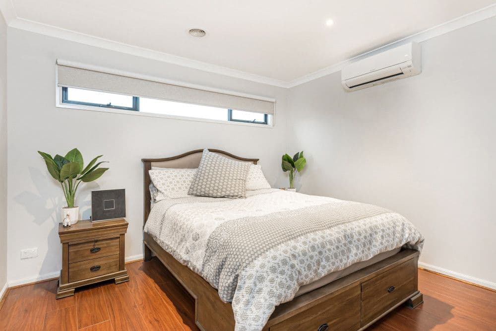 45 Royaloak Crescent, Cranbourne East VIC 3977, Cranbourne East - Thumbnail 4