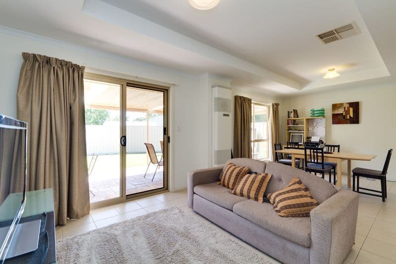 6A Raggatt Crescent, MITCHELL PARK SA 5043, Mitchell Park - Thumbnail 2