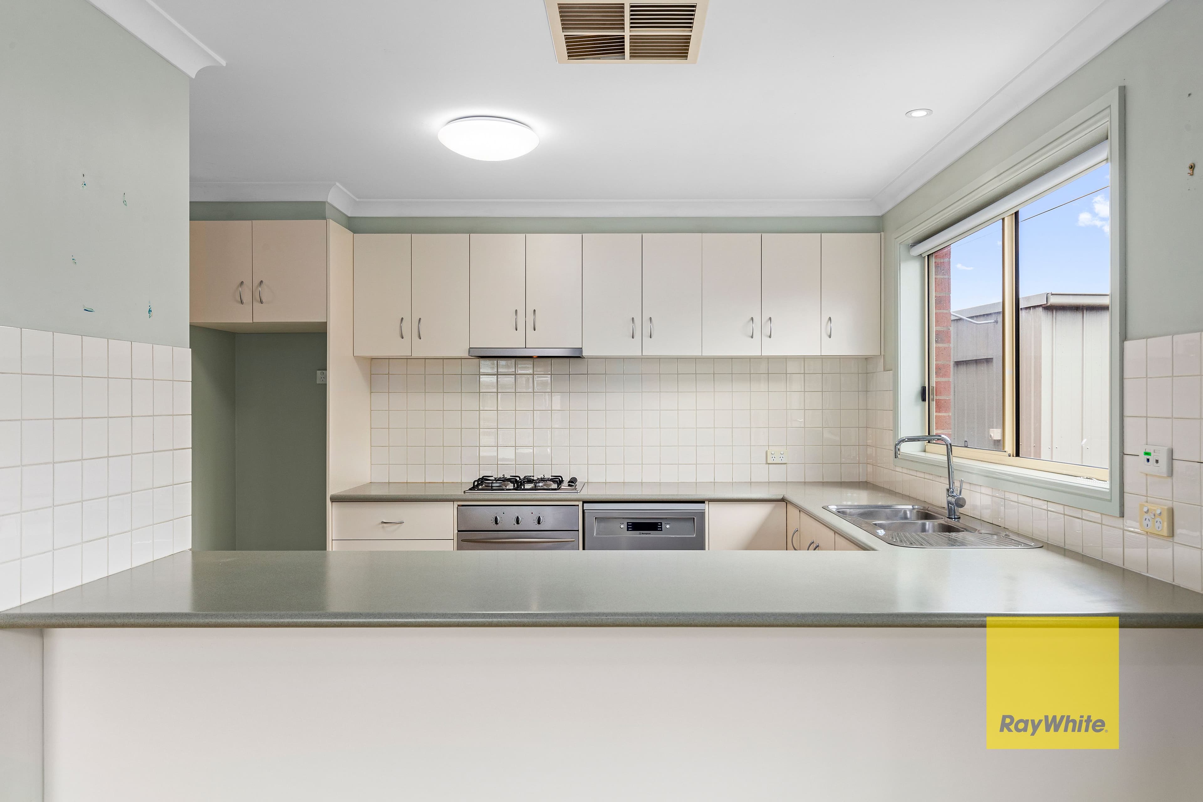 4 Francis Avenue, Newcomb VIC 3219, Newcomb - Thumbnail 4