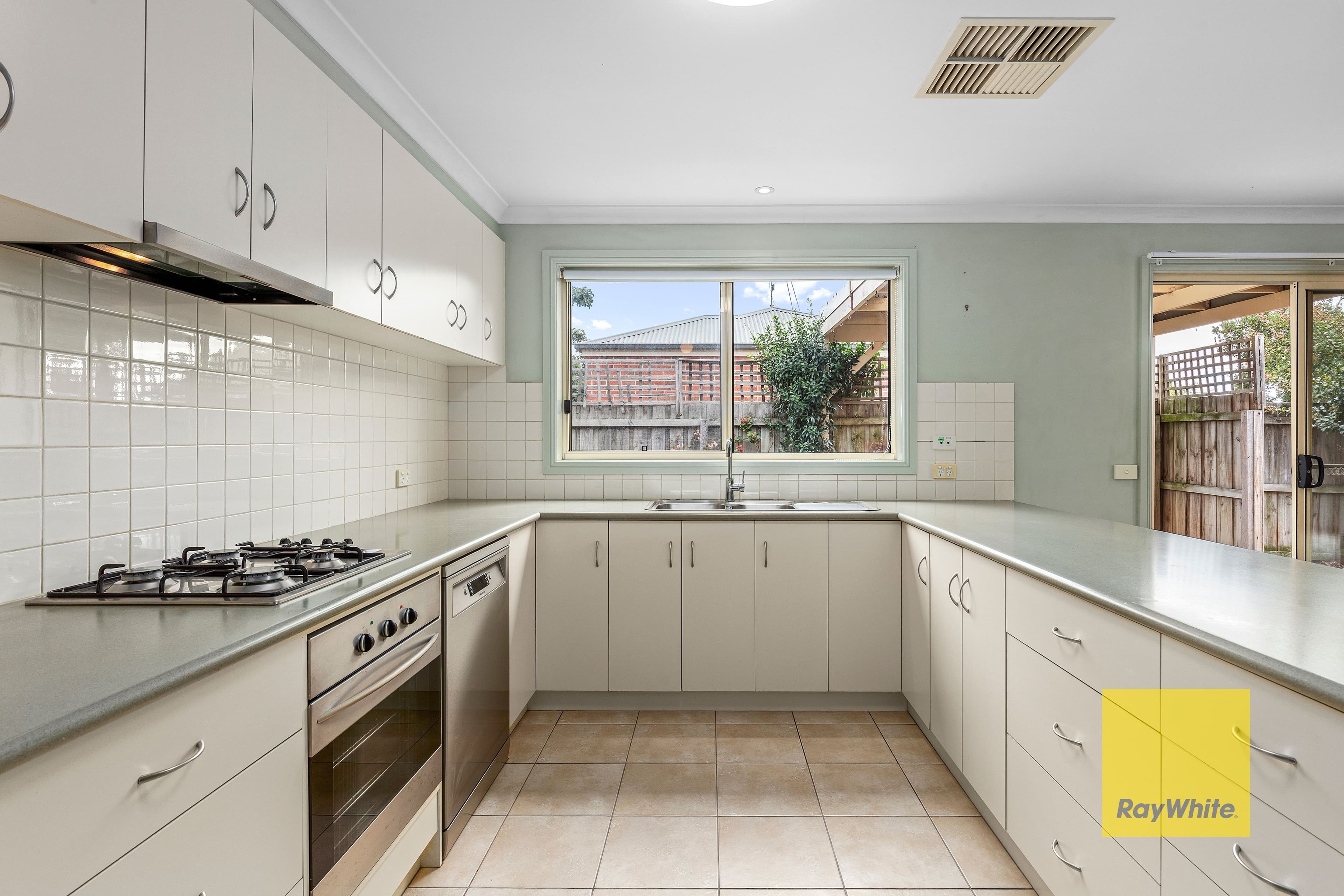 4 Francis Avenue, Newcomb VIC 3219, Newcomb - Thumbnail 5