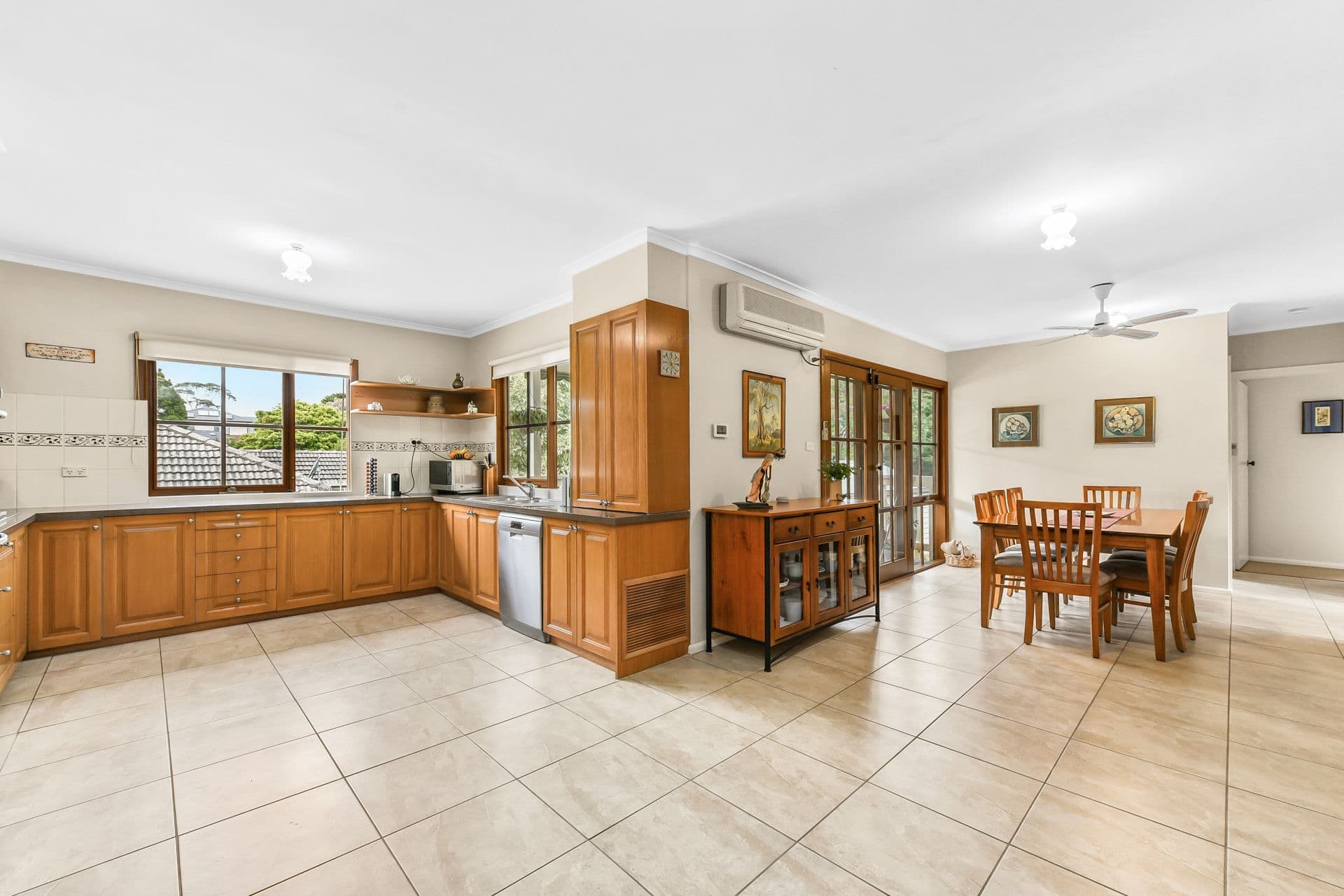 4 Marianne Way, Mount Waverley VIC 3149, Mount Waverley - Thumbnail 3