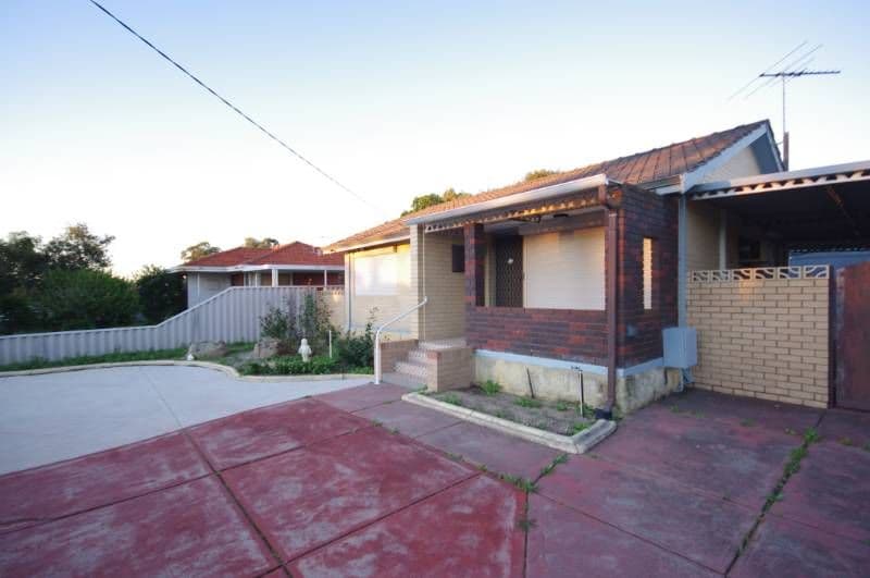 30 Girrawheen Avenue, GIRRAWHEEN WA 6064, Girrawheen - Image 1