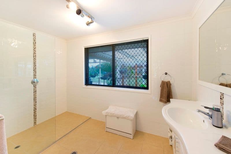 12 Lisa Street, DECEPTION BAY QLD 4508, Deception Bay - Thumbnail 8