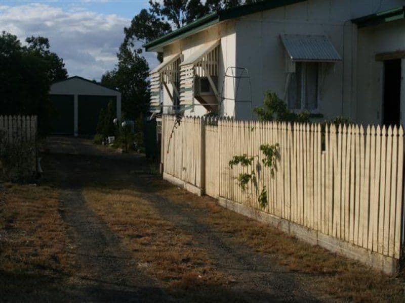 129 Miscamble Street, ROMA QLD 4455, Roma - Thumbnail 2