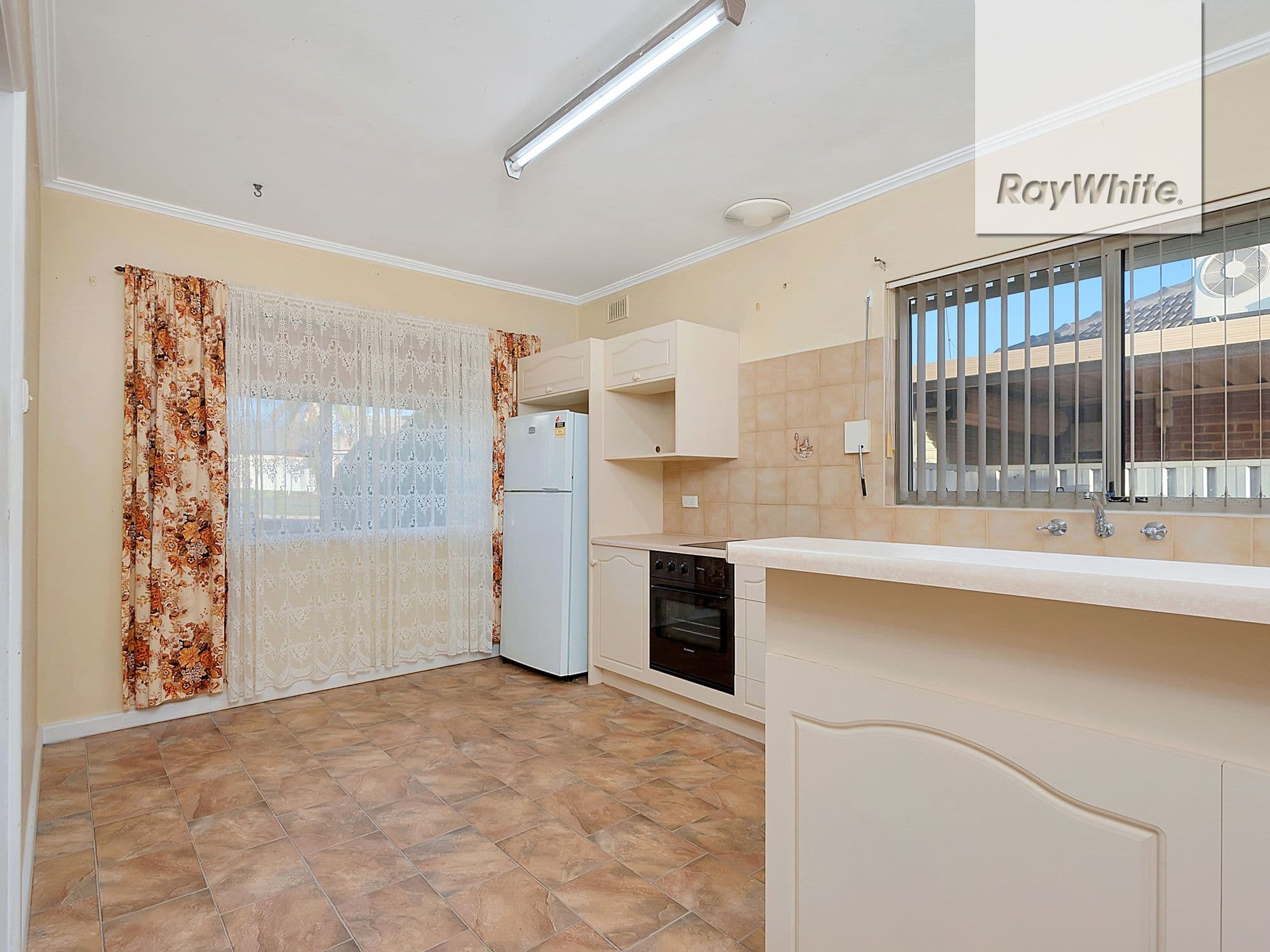 7 Lincoln Crescent, Pooraka SA 5095, Pooraka - Thumbnail 5