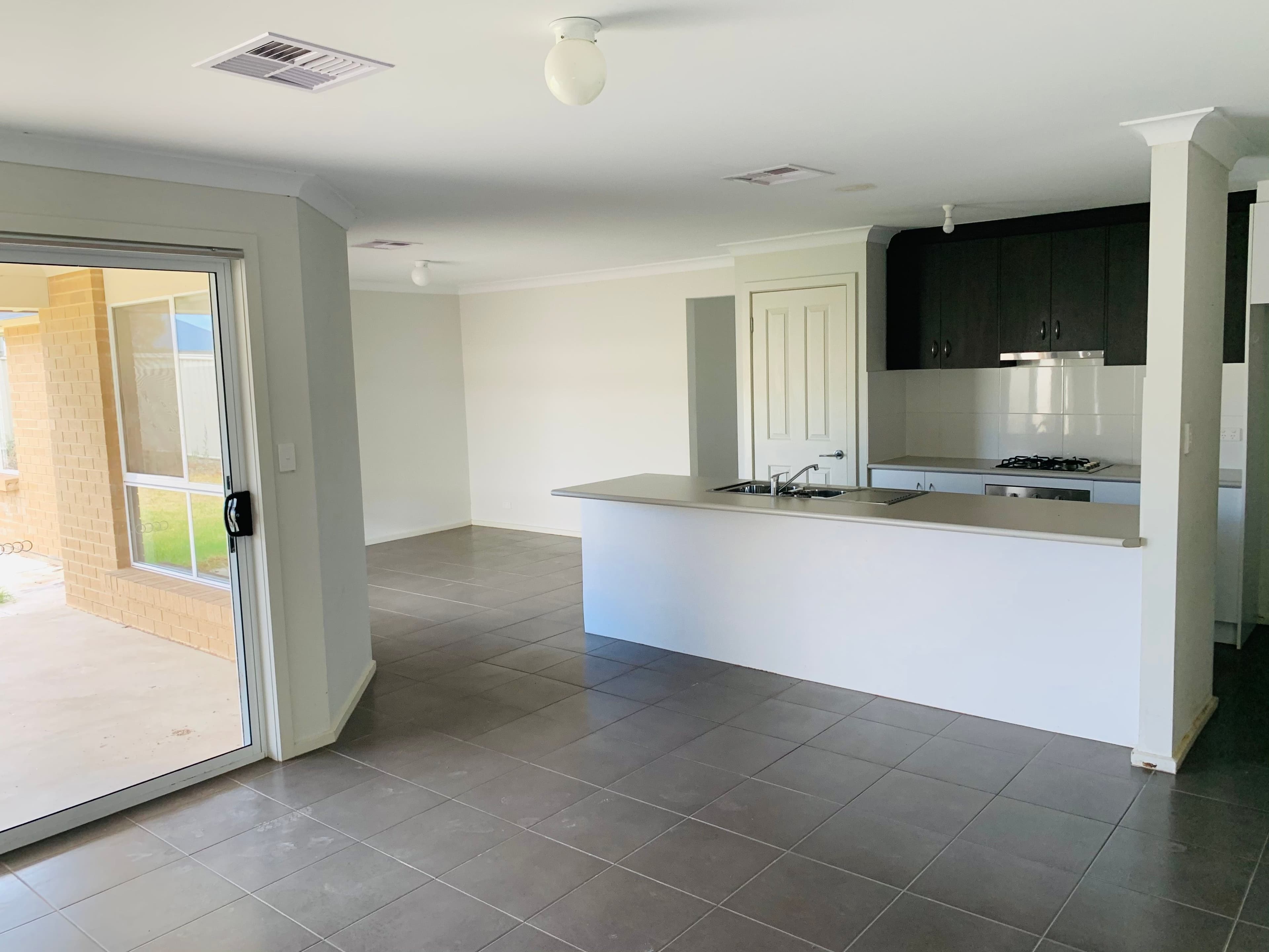 13 Matthew Flinders Drive, Wallaroo SA 5556, Wallaroo - Thumbnail 3