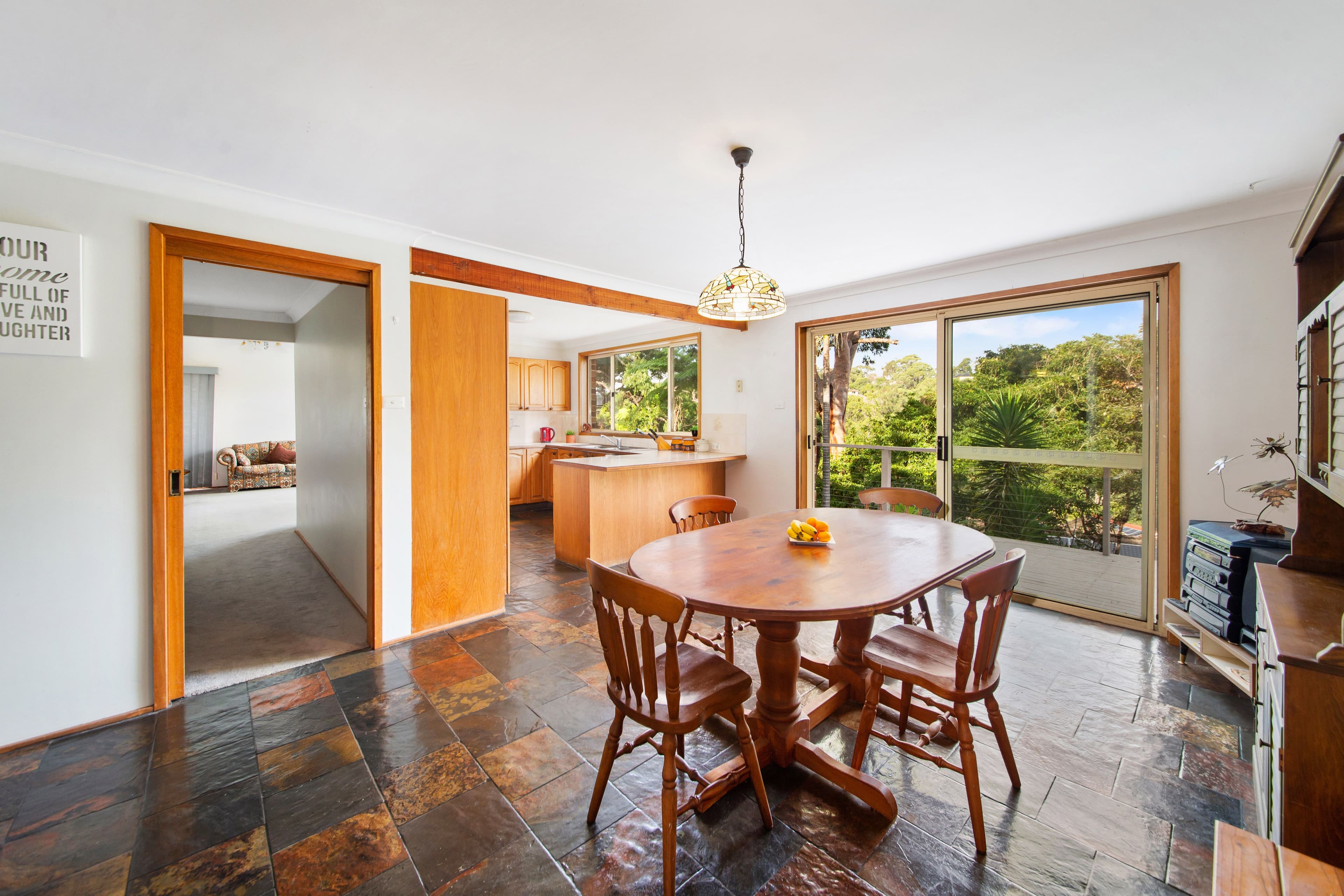 11 Charlotte Place, Illawong - Thumbnail 2