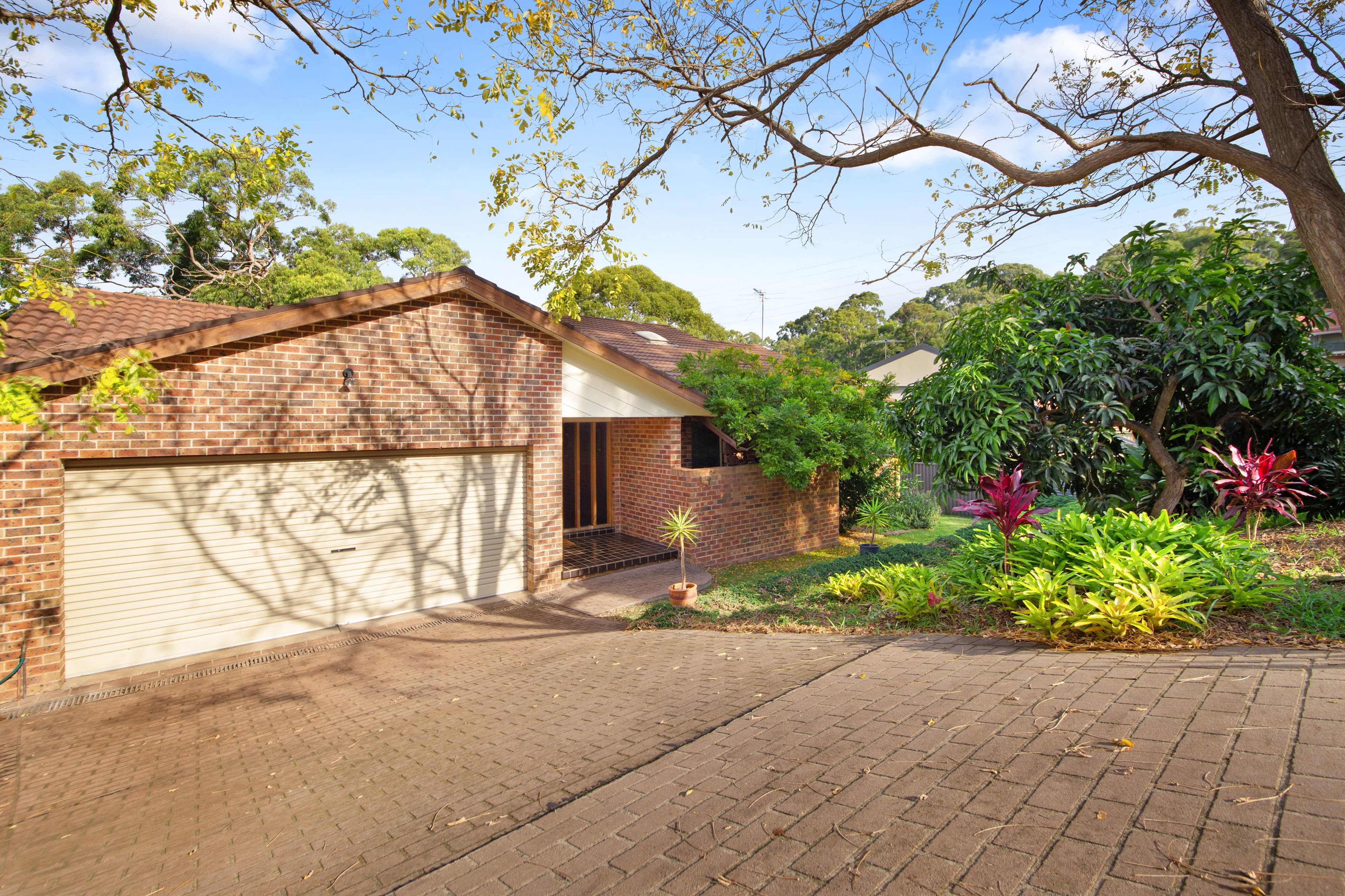 11 Charlotte Place, Illawong - Thumbnail 4