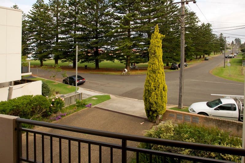 31 The Esplanade, THIRROUL NSW 2515, Thirroul - Thumbnail 2