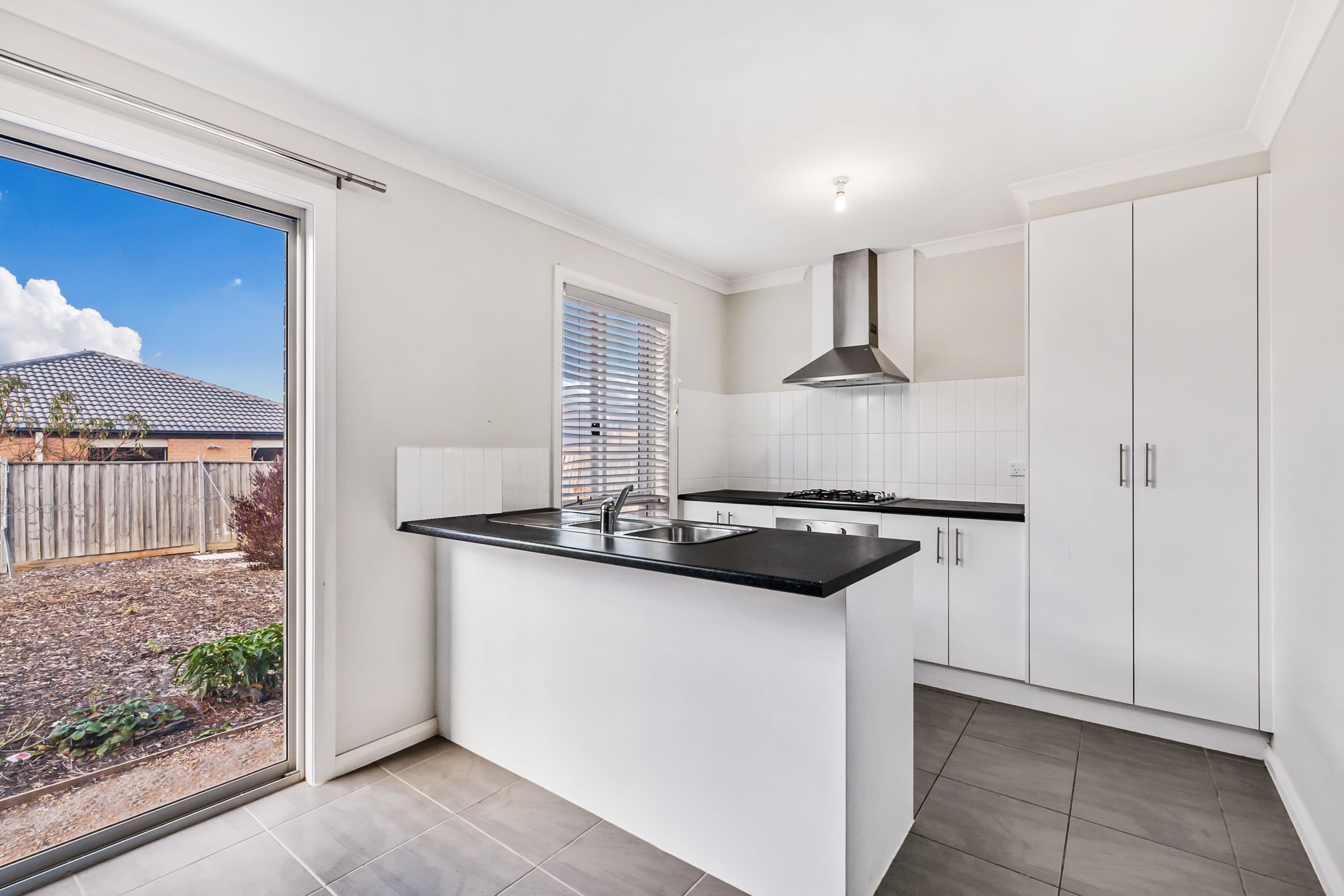 8 Ravida Avenue, HARKNESS VIC 3337, Harkness - Thumbnail 4