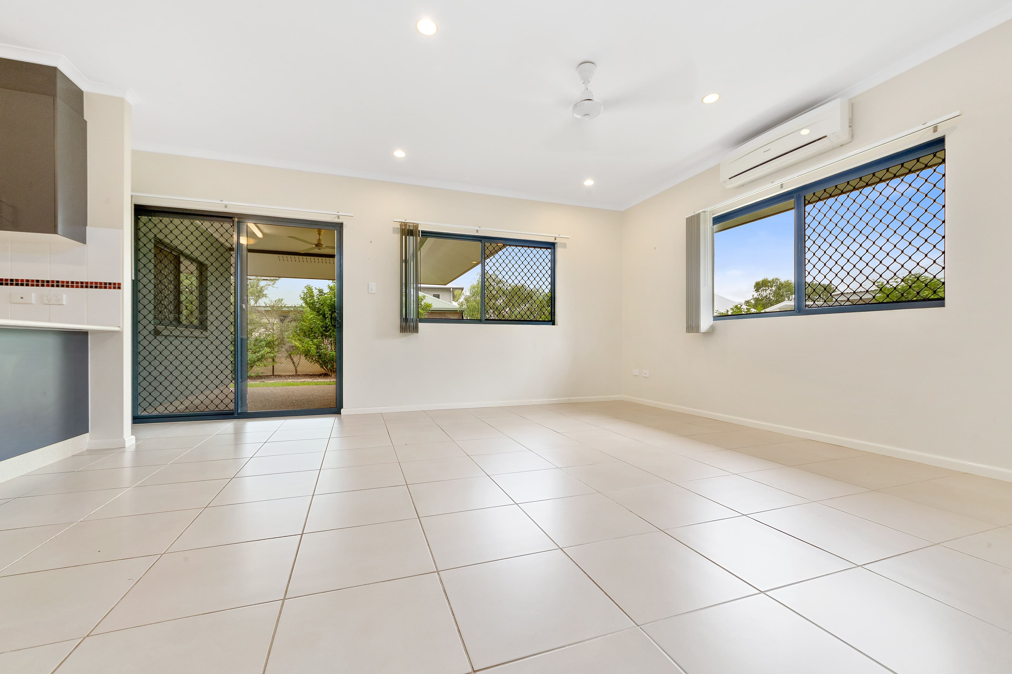 620 / 15 Bowes Street, Phillip, Phillip - Thumbnail 4