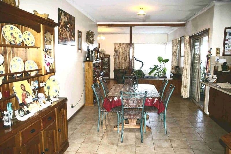 98 Brewarinna Street, RENMARK SA 5341, Renmark North - Thumbnail 4