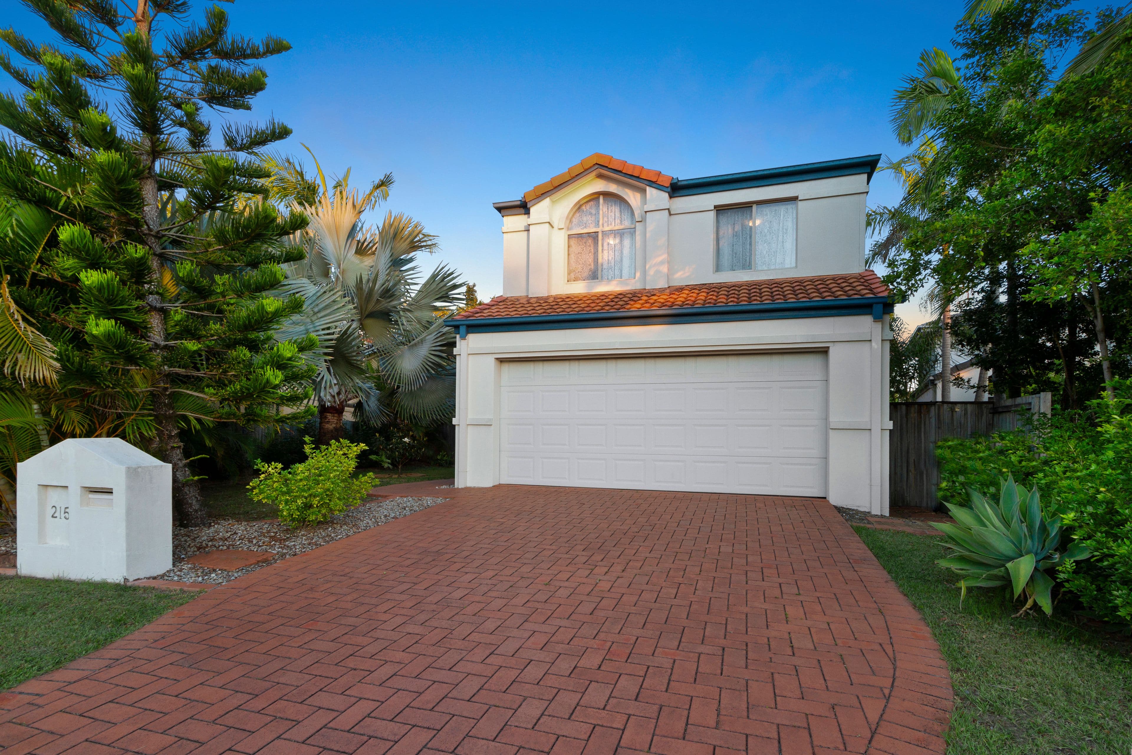 215 Crestwood Drive, Molendinar QLD 4214, Molendinar - Image 1