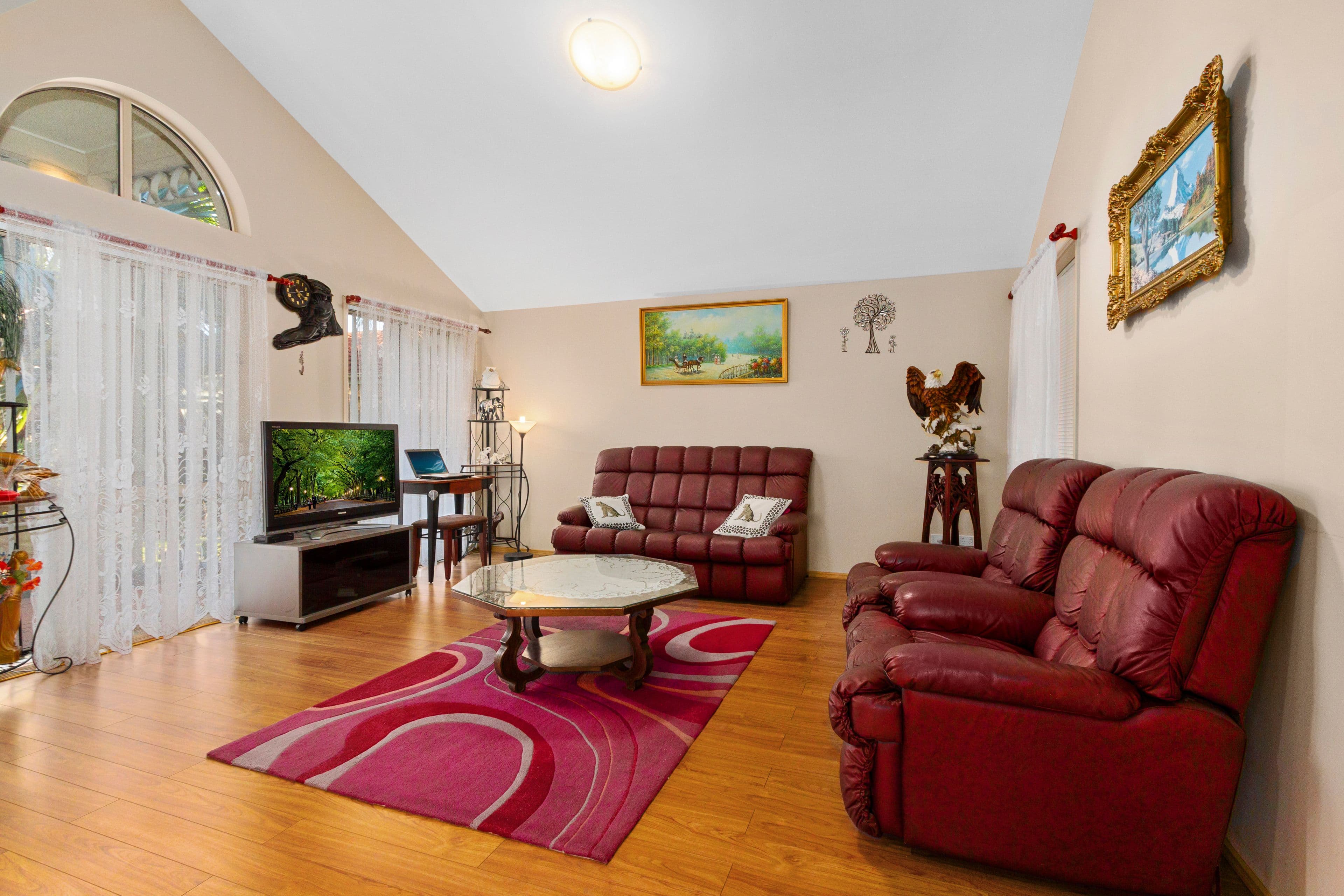 215 Crestwood Drive, Molendinar QLD 4214, Molendinar - Thumbnail 4