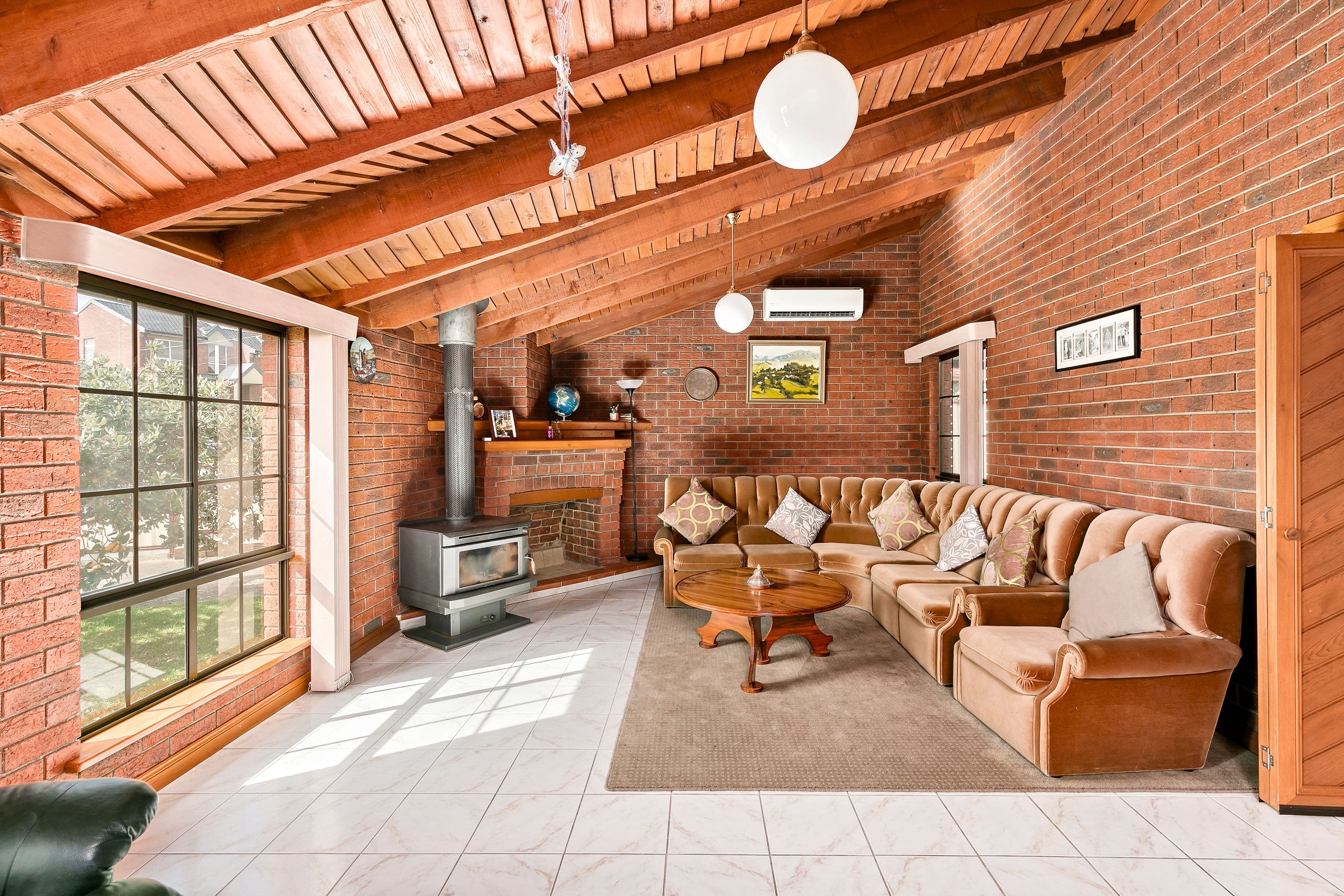 2 Hull Court, Greenvale VIC 3059, Greenvale - Thumbnail 2