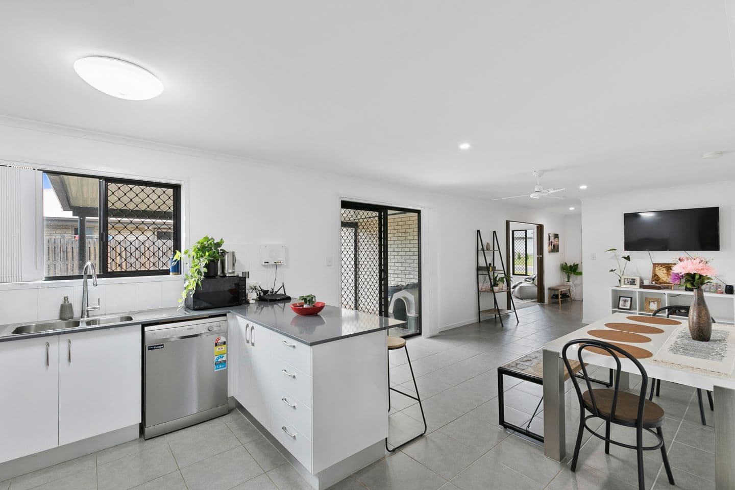 18 Empire Circuit, Dundowran QLD 4655, Dundowran - Thumbnail 3