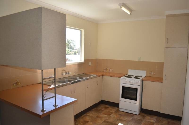 20 Pashley Street, CLINTON QLD 4680, Clinton - Thumbnail 2