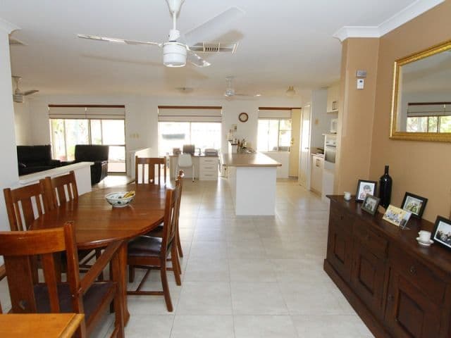 9 Prichard Place, CANNING VALE WA 6155, Canning Vale - Thumbnail 5
