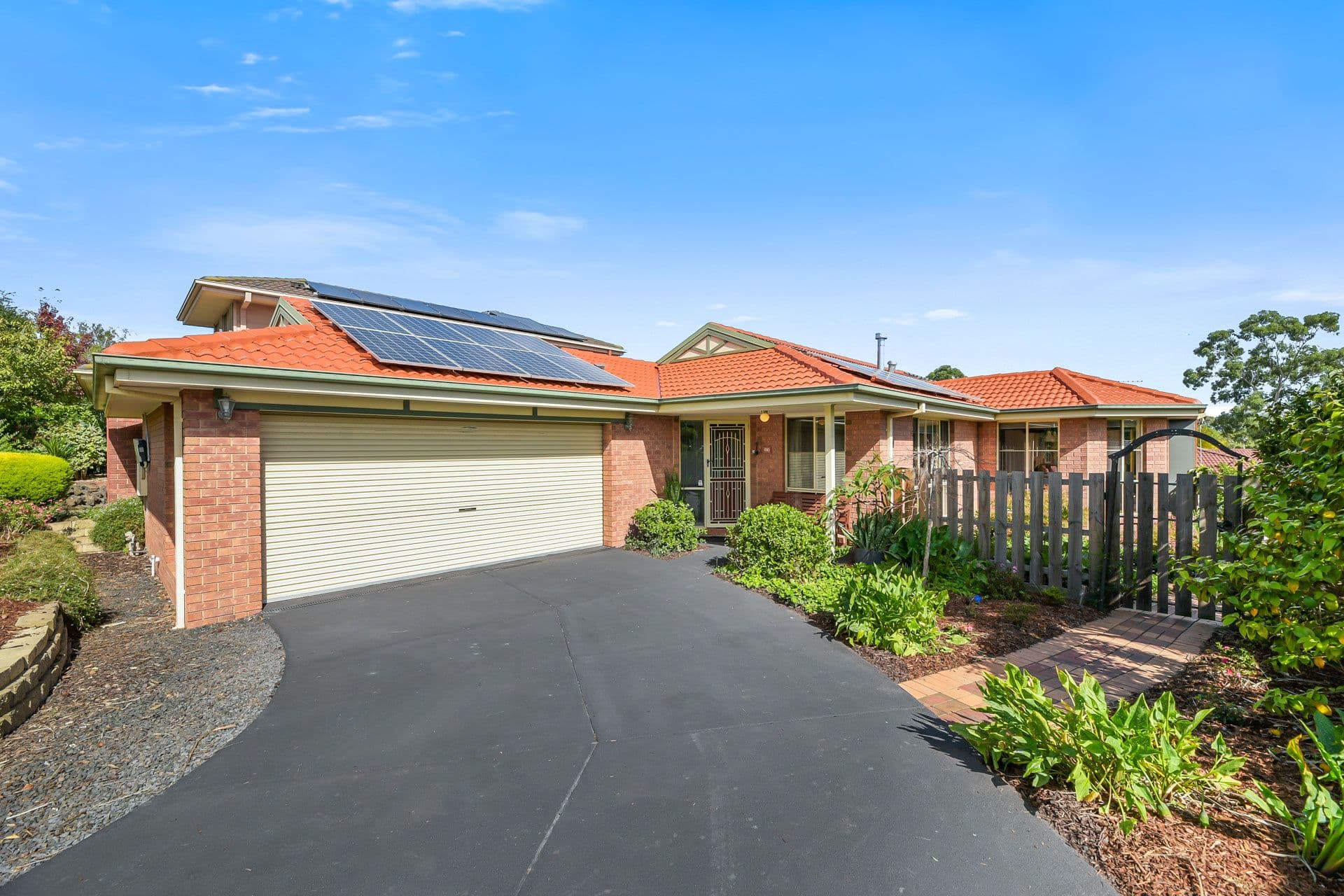 21 Albrecht Avenue, Berwick VIC 3806, Berwick - Image 1