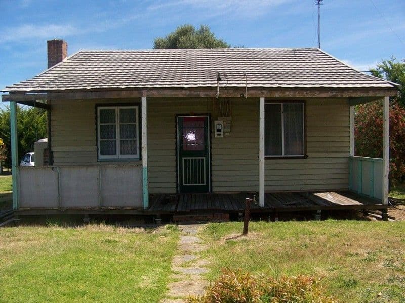 8 Hospital Avenue, MANJIMUP WA 6258, Manjimup - Thumbnail 2